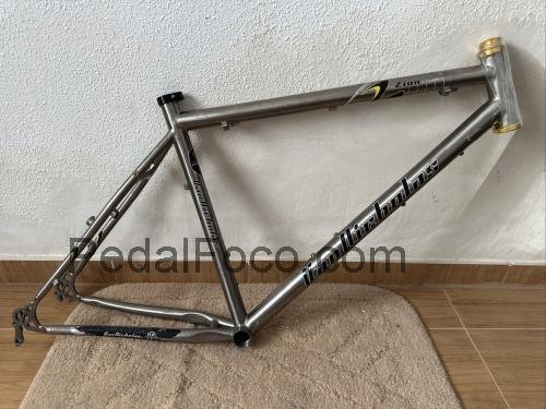 Van Nicholas Zion ficha tecnica